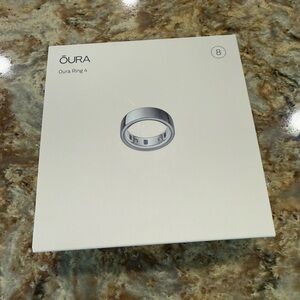 Oura Ring 4 Silver (Size 8)